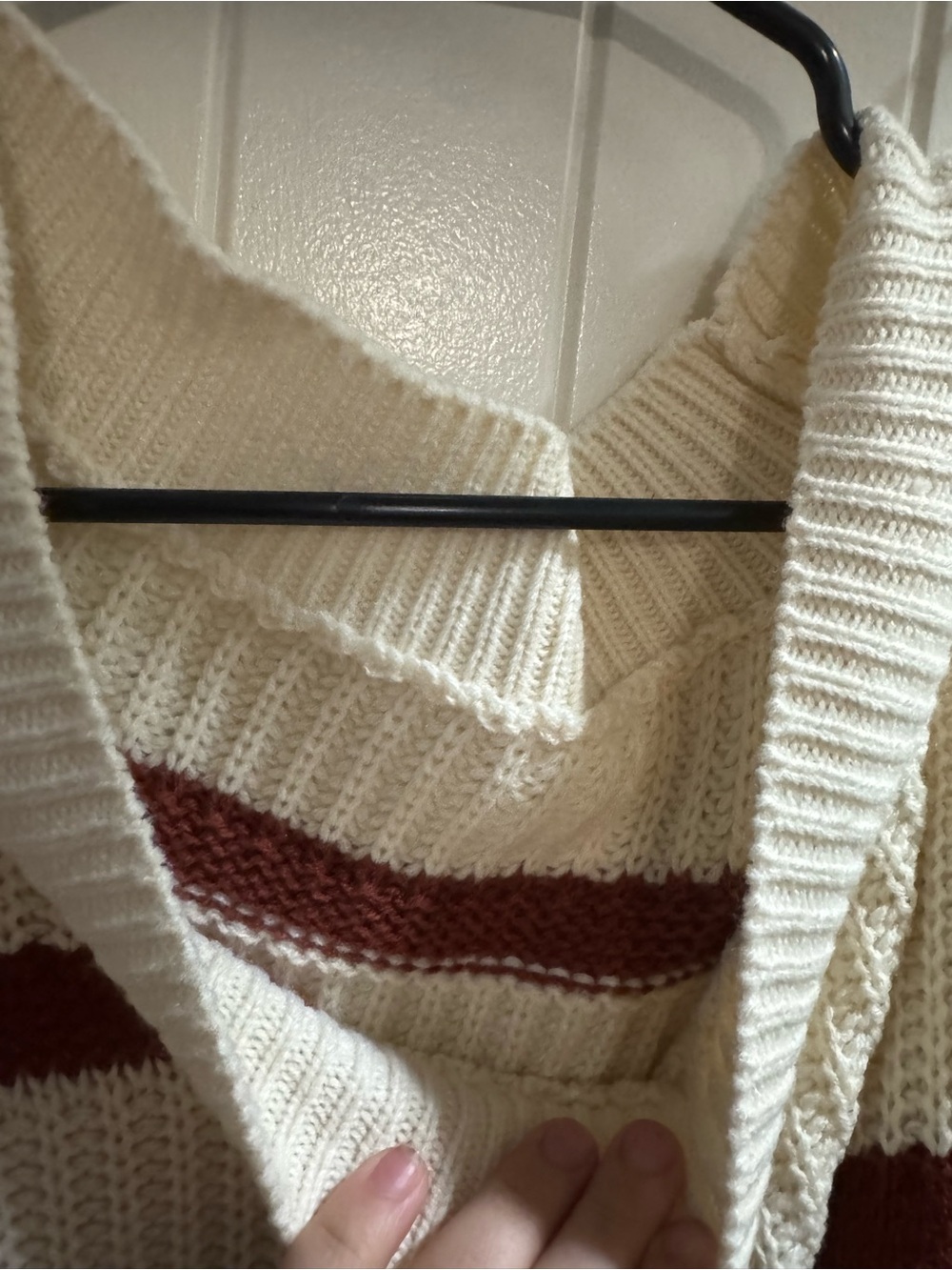 Source Unknown Cream Sweater with Rust Stripe Accents - Picture 6 of 6